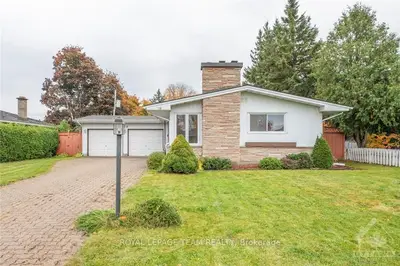 18 Harwick Crescent, Bells Corners And South To Fallowfield, On K2h 6r1