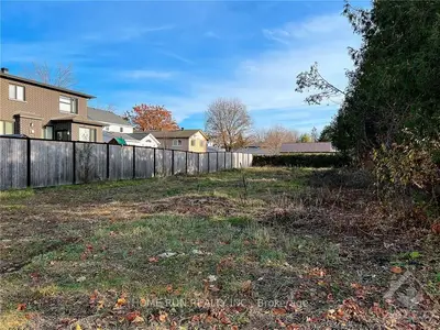 1036 Meadowlands Drive, Mooneys Bay - Carleton Heights And Area, On K2c 1v3