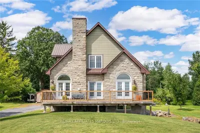 15643 MANNING Road, South Stormont, ON K0C 1M0