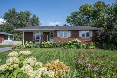 16 Dickinson Drive, South Stormont, On K0c 1m0