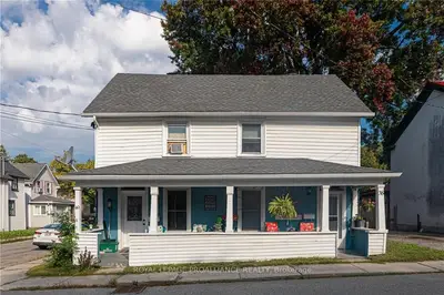 38-40 Abbott Street, Brockville, On K6v 4a4