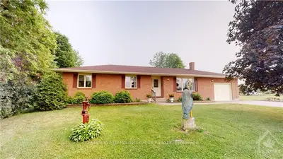10692 South Mountain Main Road, North Dundas, On K0e 1w0