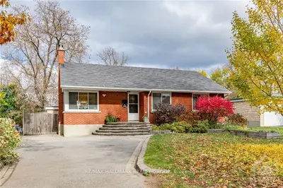 131 MOUNTBATTEN Avenue, Alta Vista and Area, ON K1H 5V6