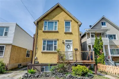 207 Deschamps Avenue, Vanier And Kingsview Park, On K1l 5z2