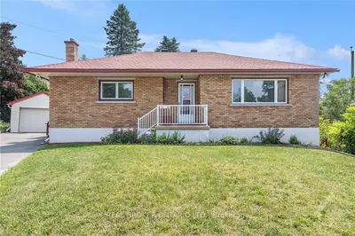 57 Lavergne Street, Vanier And Kingsview Park, On K1l 5e9