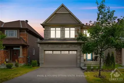 122 Helen Rapp Way, Blossom Park - Airport and Area, ON K1T 0N4