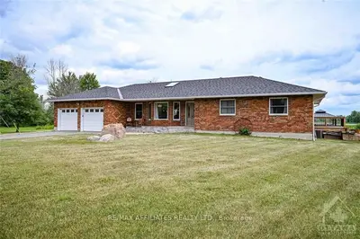 102 JODI Lane, Drummond/North Elmsley, ON K7H 3C7