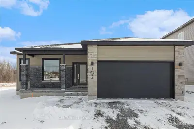 102 VILLENEUVE Street, North Stormont, ON K0C 1W0
