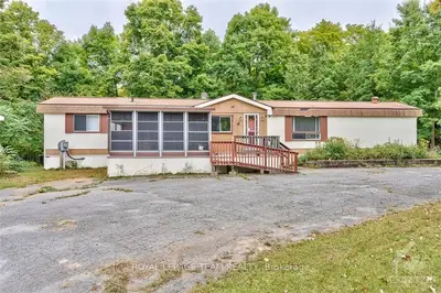 6042 Mcdonalds Corners Road, Lanark Highlands, On K0g 1m0