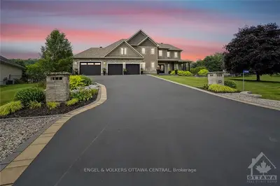 1168 FIELDOWN Street, Orleans - Cumberland and Area, ON K4C 1R7