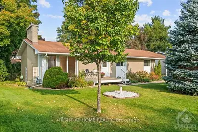 78 Ridgefield Crescent, Bells Corners And South To Fallowfield, On K2h 6s7