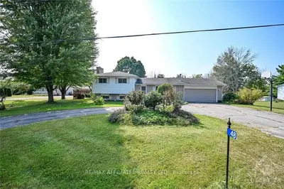 48 Poonamalie Road, Rideau Lakes, On K7a 5b8