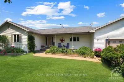 2211 WALLINGFORD Way, Manotick - Kars - Rideau Twp and Area, ON K0A 2T0