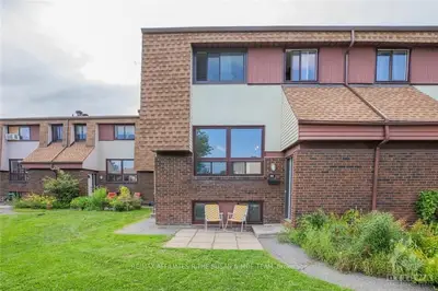 9 Woodvale A, South Of Baseline To Knoxdale, On K2g 4g9