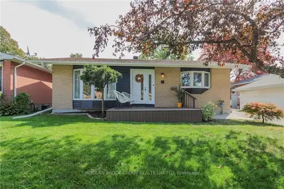 11 WINTERS Court, Brockville, ON K6V 1T8