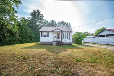 50 Church Street, Laurentian Hills, On K0j 1j0