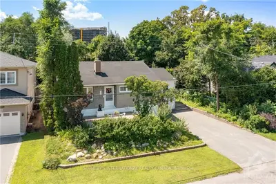 924 Watson Street, Britannia Heights - Queensway Terrace N And Area, On K2b 6b9