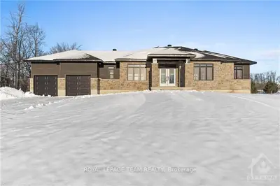 74 Diane Drive, Rideau Lakes, On K7a 4s5