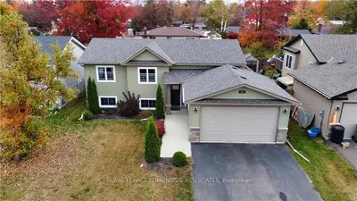 19 Dustin Drive, Petawawa, On K8h 0g3