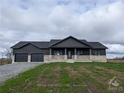 17 Isobel McEwan Street, McNab/Braeside, ON K7S 3G8