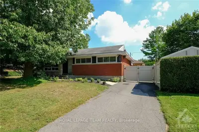 2101 Arch Street, Elmvale Acres and Area, ON K1G 2H5