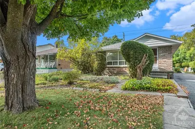 696 HOLT Crescent, Elmvale Acres and Area, ON K1G 2Y7