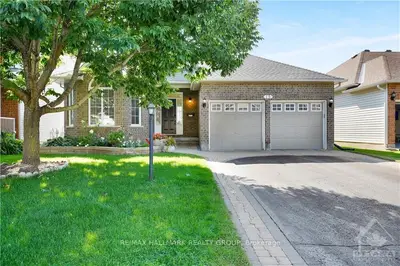 15 FRANKLIN CATHCART Crescent, Stittsville - Munster - Richmond, ON K2S 2A7
