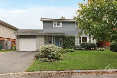 1064 CAMEO Drive, Belair Park - Copeland Park and Area, ON K2C 1Y7