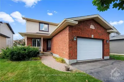 402 Pauline Charron Place, Vanier And Kingsview Park, On K1l 8l3