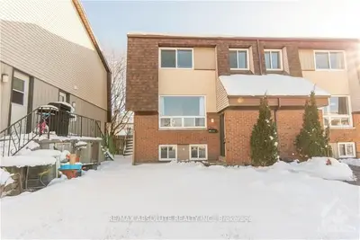 27a Woodvale Green, South Of Baseline To Knoxdale, On K2g 4h1