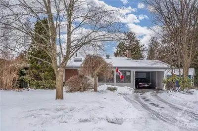 3016 Cowan Crescent, Billings Bridge - Riverside Park And Area, On K1v 8l1
