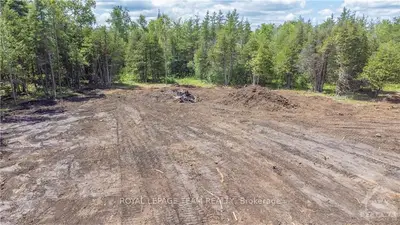 890 Bolton Road, North Grenville, On K0g 1n0