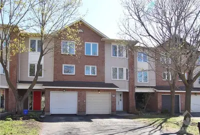 72 GLADECREST Court, South of Baseline to Knoxdale, ON K2H 9K1