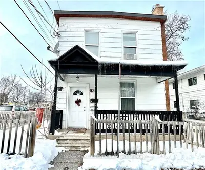 63 Barrette Street 2, Vanier And Kingsview Park, On K1l 8a5