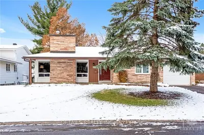 13 BRADGATE Drive, South of Baseline to Knoxdale, ON K2G 0R7
