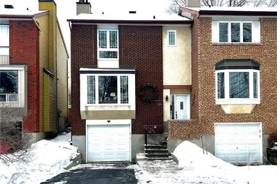 18 Gillespie Crescent, Hunt Club - Windsor Park Village And Area, On K1v 9x8