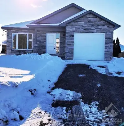 121 MARGUERITE D'YOUVILLE Street, Cornwall, ON K6H 0J3