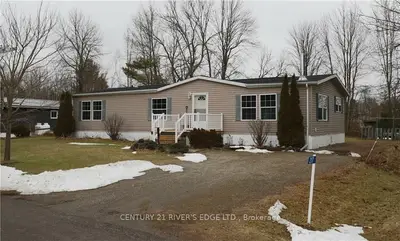 7284 Dixon -unit 217 Knight Street Road 217, Augusta, On K6v 5t2