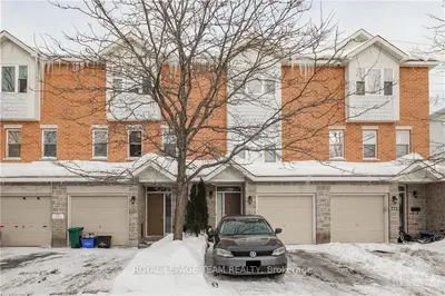 113 GLENHAVEN, Billings Bridge - Riverside Park and Area, ON K1V 2B2