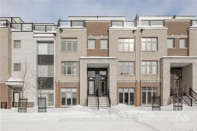 799 Mikinak Road, Manor Park - Cardinal Glen and Area, ON K1K 4Z9