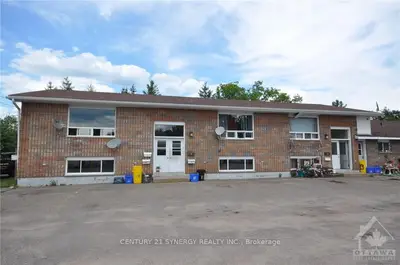 55 Mohns Avenue D, Petawawa, On K8h 2h1