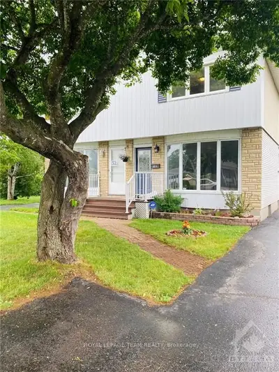 32 LARGO Crescent A, Meadowlands - Crestview and Area, ON K2G 3C7