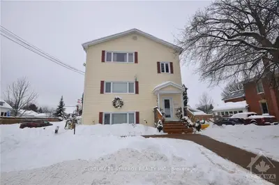 176 Brockville Street, Smiths Falls, On K7a 3y9