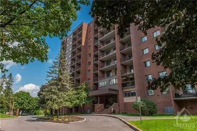 2650 SOUTHVALE Crescent 413, Elmvale Acres and Area, ON K1B 4S9