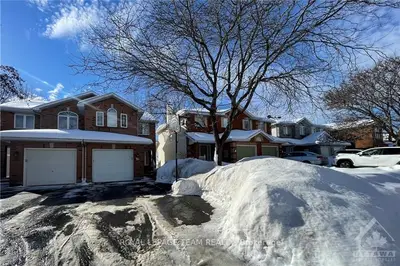 35 HIGHMONT Court, Kanata, ON K2T 1B3