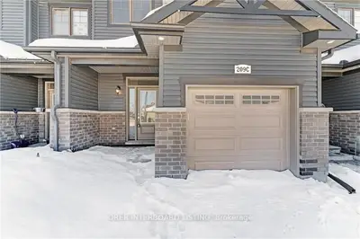 209 Shinny Avenue C, Kanata, On K2v 0e9