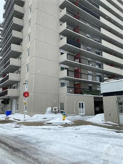 158B MCARTHUR Avenue 306, Vanier and Kingsview Park, ON K1L 8C9