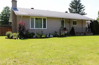 2321 B LINE Road, Laurentian Valley, ON K8A 6W8