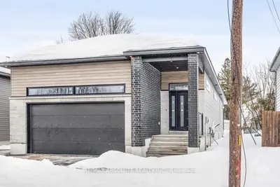 17B TAUVETTE Street 2, Blackburn Hamlet, ON K1B 3A1