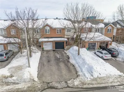 1043 MARKWICK Crescent, Orleans - Cumberland and Area, ON K4A 4X5